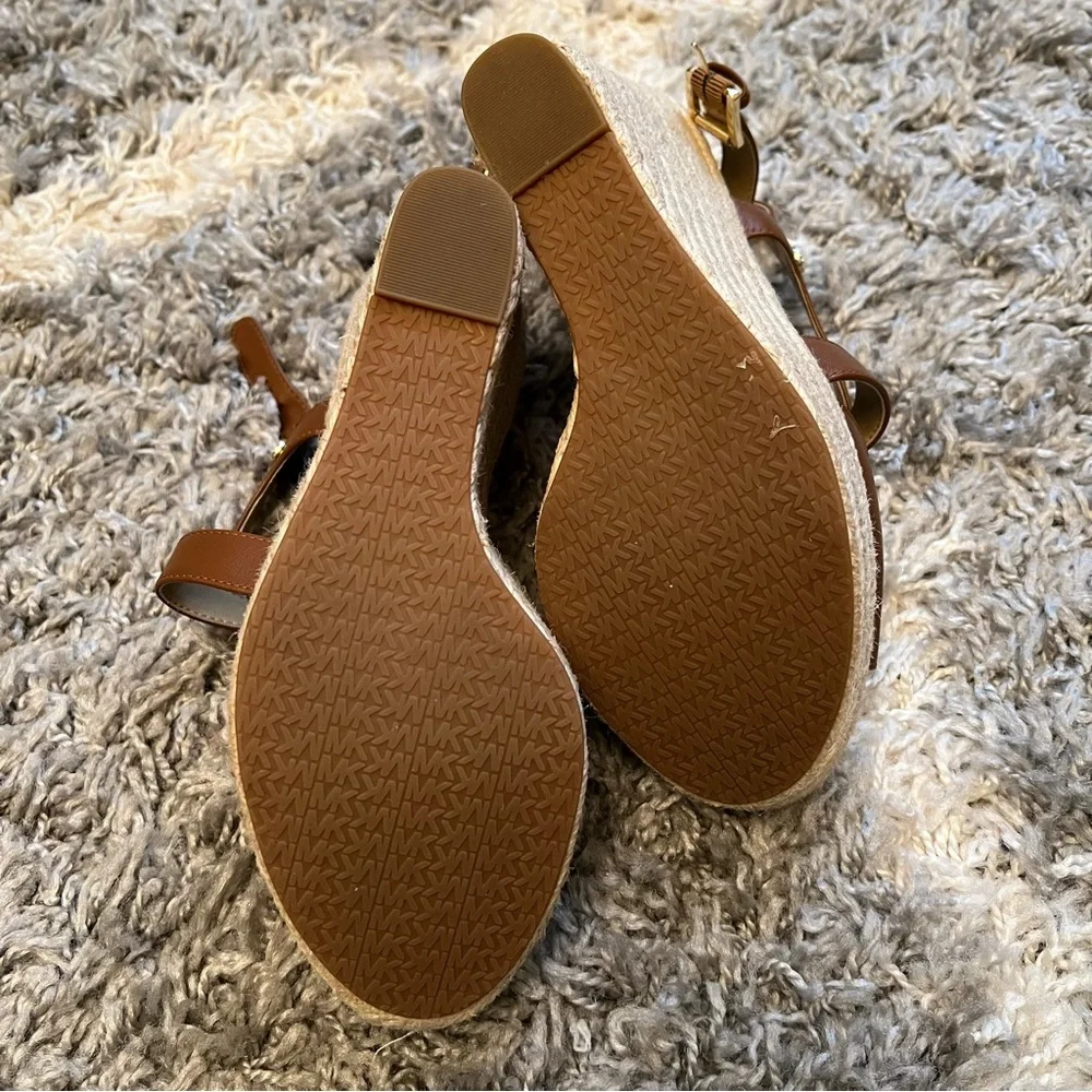 Michael Kors Platform - Picture 8 of 11